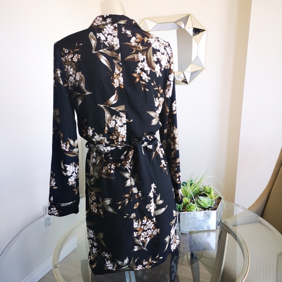 ✨Price Drop Dynamite Summer Dress ✨ - Picture 2 of 3